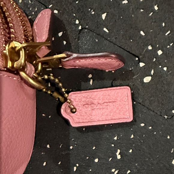 Coach Blush Pink multi- zipper pocket Wristlet - Picture 8 of 10